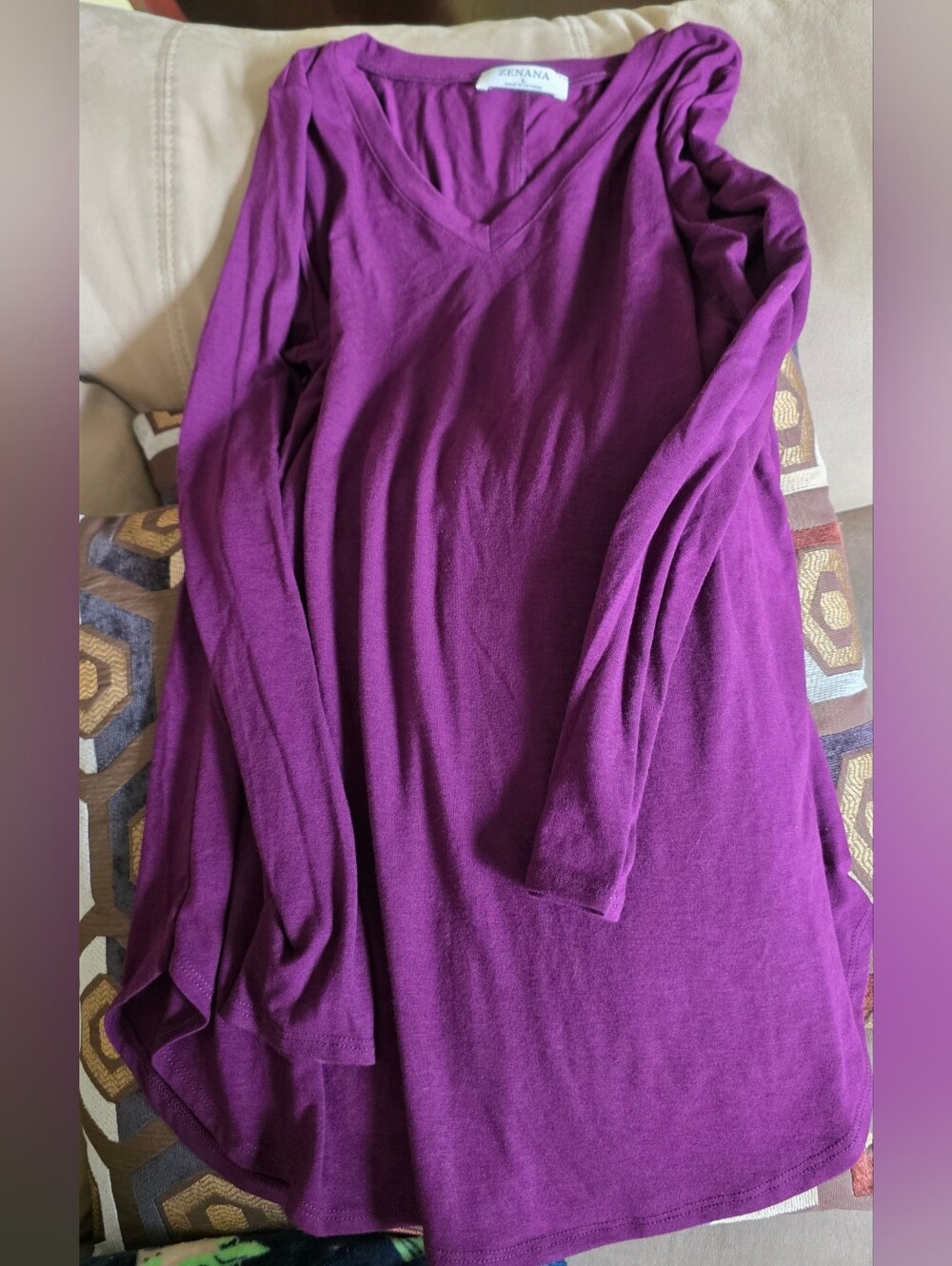 Zenana Long Sleeve Vneck Sz L